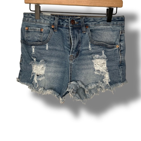 Almost Famous Denim Shorts - Picture 1 of 2